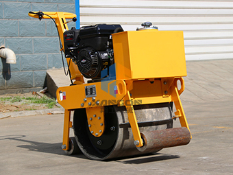 適合公路養(yǎng)護(hù)的小型壓路機(jī)真的挺不錯(cuò)！