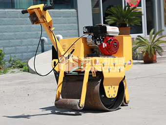 為什么別人家小型壓路機(jī)長(zhǎng)壽？秘訣在這里！