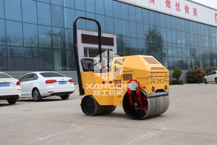 小型壓路機(jī)配重松動的原因是什么？4個細(xì)節(jié)告訴你