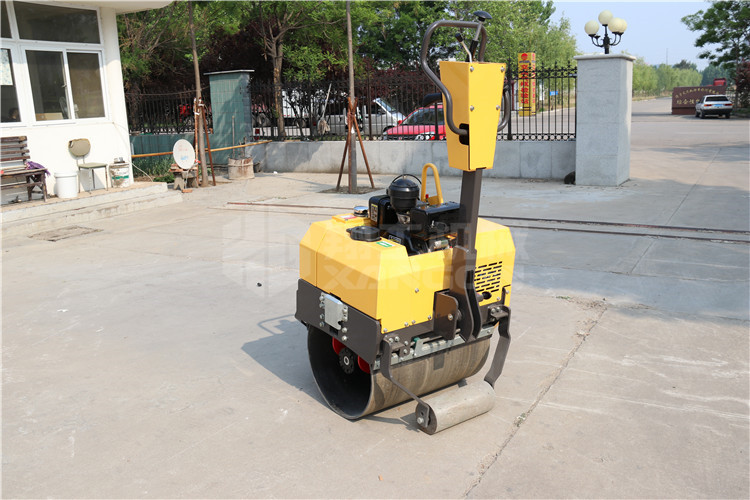 引起小型壓路機價格不穩(wěn)定的原因是什么原因呢？