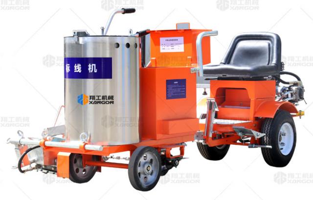 熱熔劃線機配置助力車，高施工高標(biāo)線質(zhì)量