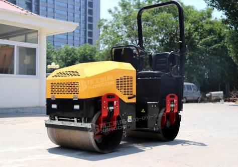 壓路機(jī)型號(hào)多？根據(jù)工程量選擇準(zhǔn)沒(méi)錯(cuò)
